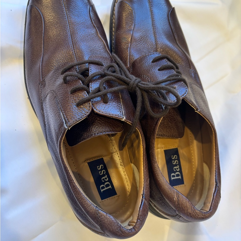 Bass Men's Dark Brown Leather Oxfords